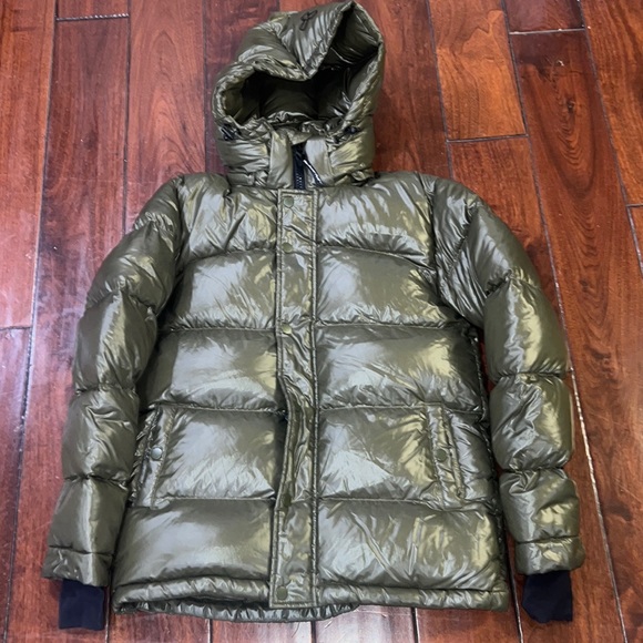 Aritzia Jackets & Blazers - Aritzia TNA Shiny Olive Green Puffer Jacket